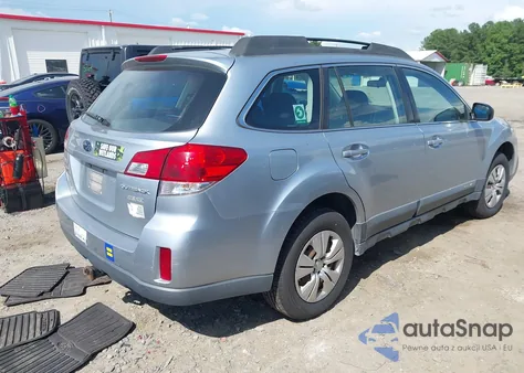 2013 Subaru Outback 2.5I z USA, uszkodzony, nr VIN 4S4BRBACXD3324818